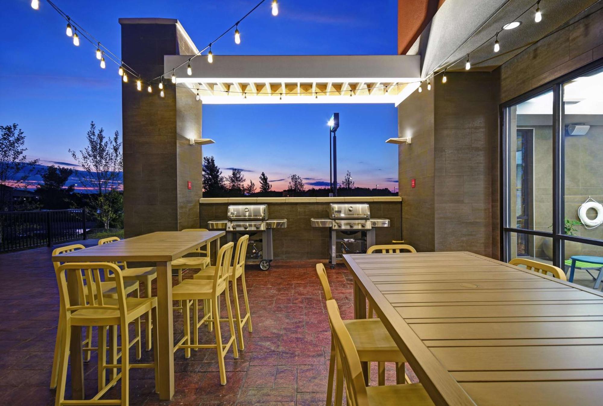 Home2 Suites By Hilton Utica, Ny Экстерьер фото